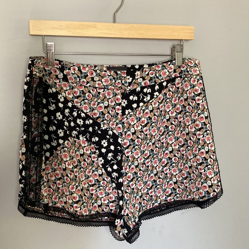 Topshop rayon floral bloomer high waisted shorts lace trim NWOT US 10 EUR 42
